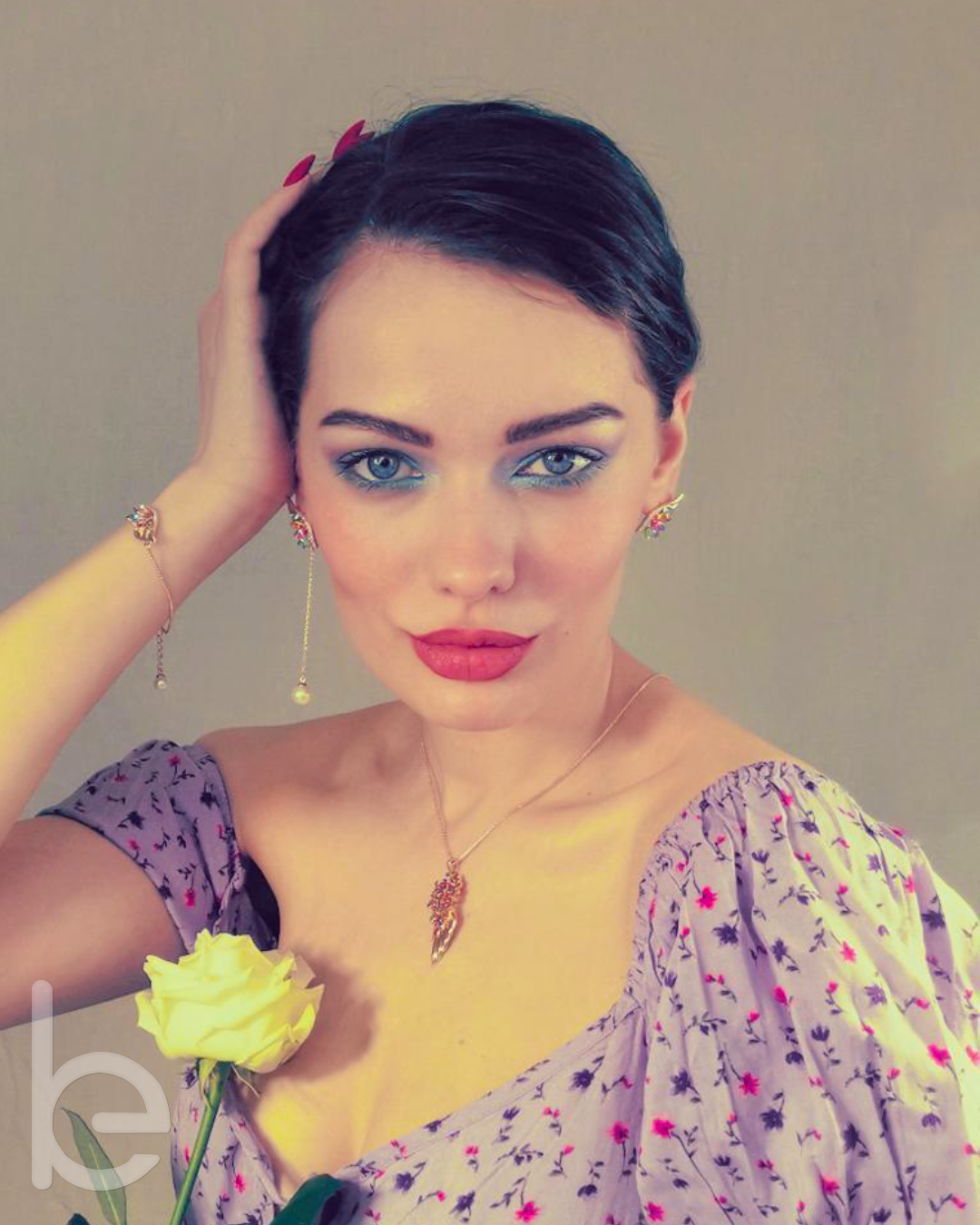 Rose Gold Feather Necklace Embellished with crystals Angel Wings Pendant - Gift Ideas - buy epic deals